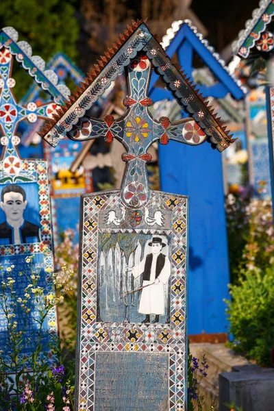 SAPANTA,ROMANIA - 04 JULY, 2015- The merry cemetery of Sapanta, Maramures, Romania. Those cemetery is unique in Romania and in the world. — Stock Photo, Image