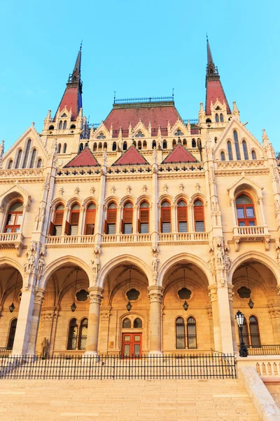 Здание парламента Венгрии в Будапеште, объект Всемирного наследия ЮНЕСКО — стоковое фото