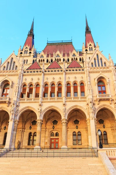 Magyar Parlament épülete Budapesten, az unesco által a Világörökség — Stock Fotó