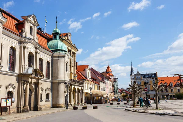 PSZCZYNA, POLONIA - 21 APRILE 2015: Centro storico di Pszczyna nella regione della Slesia, Polonia — Foto Stock