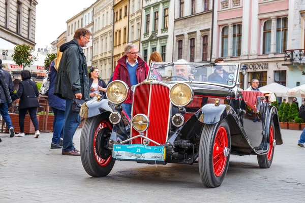 Kraków, Polska - 15 maja 2015: Triumf na rajd samochodów zabytkowych w Kraków, Polska — Zdjęcie stockowe