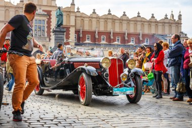 Krakow, Polonya - 15 Mayıs 2015: Zafer rallide vintage otomobil Krakow, Polonya