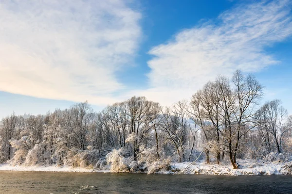 Paisagem de Inverno em Pieniny Mountains, Polônia — Fotografia de Stock