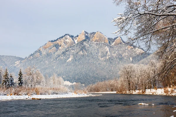 Paisagem de Inverno em Pieniny Mountains, Polônia — Fotografia de Stock