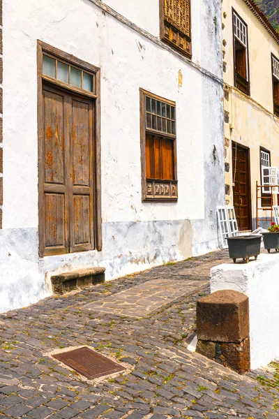 Straße von Garachico-Stadt auf der Insel Teneriffa, Kanarienvogel, Spanien — Stockfoto