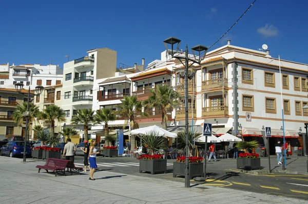 Úzká ulice v Candelaria. Tenerife, Kanárské ostrovy, Španělsko — Stock fotografie