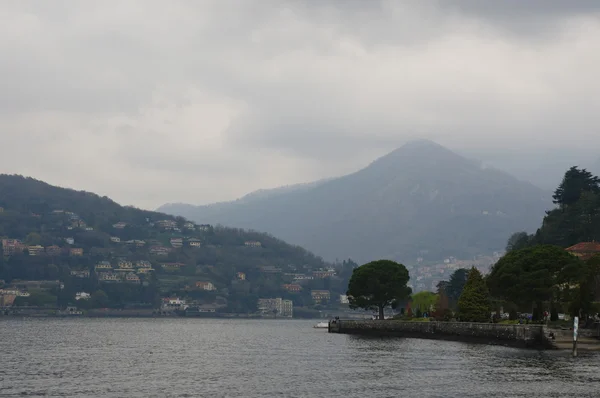 Côme, Italie, prise le 28 Mars 2016, Côme ville sur le bord du lac de Côme Italie le 28 Mars 2016 — Photo