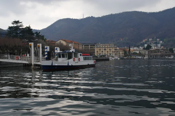 Como, Italy, taken on 28 March 2016, Como town on edge of Lake Como Italy on 28 March 2016 — Stock Photo, Image