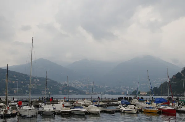 Como, Itália, tomada em 28 Março 2016, Como cidade na borda do Lago de Como Itália em 28 Março 2016 — Fotografia de Stock