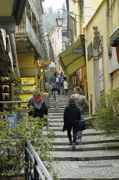 Bellagio, Italia, ripresa il 28 marzo 2016, Pittoresca piccola città vista strada a Bellagio, Lago di Como Italia il 28 marzo 2016 — Foto Stock