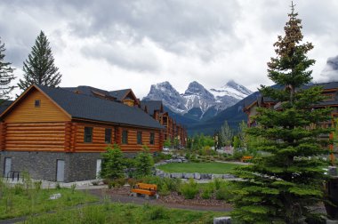 27 Mayıs 2016: Canmore Kanada Rocky Dağları ile en ünlü şehir biridir. Kanada