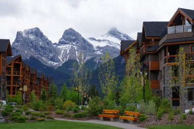 27 Mayıs 2016: Canmore Kanada Rocky Dağları ile en ünlü şehir biridir. Kanada