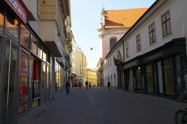 BRNO, RÉPUBLIQUE TCHÈQUE - 30 AVRIL : Le centre-ville de Brno le 30 avril 2016. Brno est la deuxième plus grande ville de la République tchèque — Photo