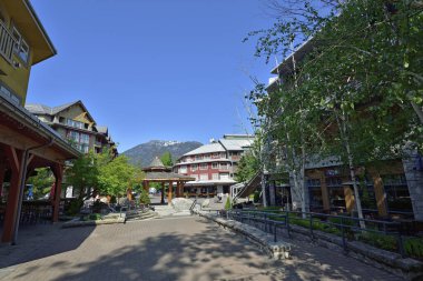 Whistler, BRITISH COLUMBIA, CANADA, 30 Mayıs 2019: Kanada 'nın Vancouver' ın yaklaşık 125 kilometre kuzeyindeki tatil köyü