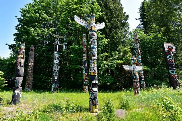 Totem Poles Located Stanley Park Vancouver — Stock Photo, Image