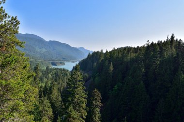 British Columbia 'daki Sahil Dağları. Kanada