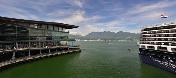 Vancouver Canada Czerwiec 2019 Centrum Portu Węglowego Rzeźba Kropli Wody — Zdjęcie stockowe