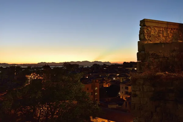 意大利卡吉拉里 2019年8月15日 日落时分的卡利亚里市中心全景 意大利最大的城市撒丁岛上空的壮观天空 — 图库照片