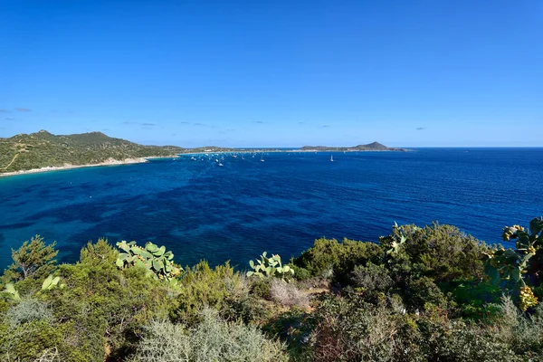 Čisté Azurové Pobřeží Blízkosti Pláže Simius Blízkosti Villasimius Sardinie Itálie — Stock fotografie