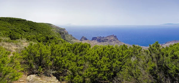 ラ ・ ゴメラ。ミラドール ・ デ ・ Alojera、スペインのカナリア島からの眺め — ストック写真