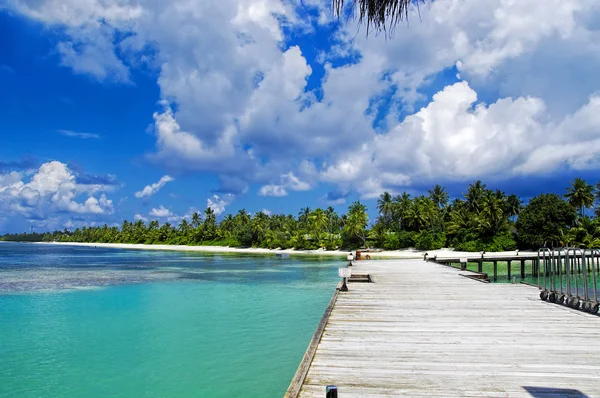De zonnige tropische lagune op Maldiven island — Stockfoto