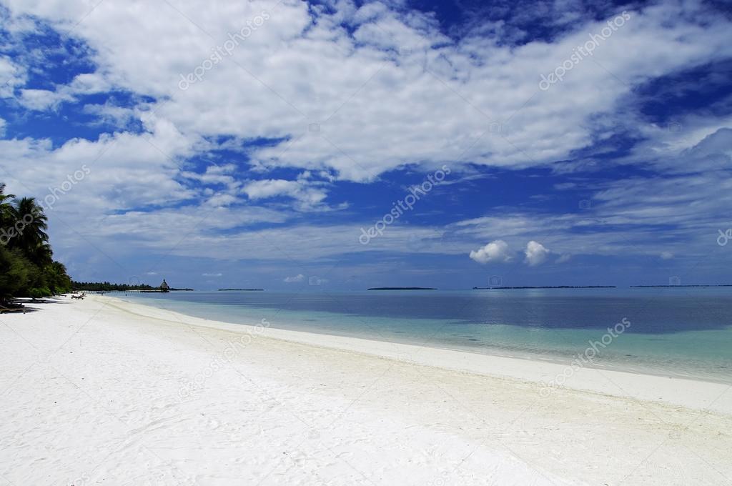 The sunny tropical lagoon on Maldives island