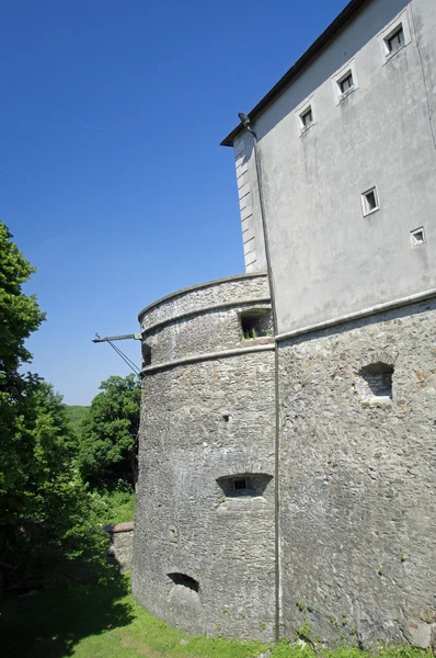 Tour de défense du château Cerveny Kamen en Slovaquie — Photo