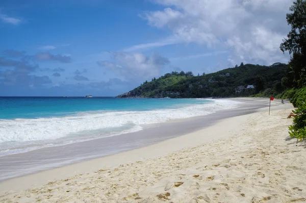 Spiaggia di Sandy Anse Takamaka a Mahe, Seychelles — Foto Stock