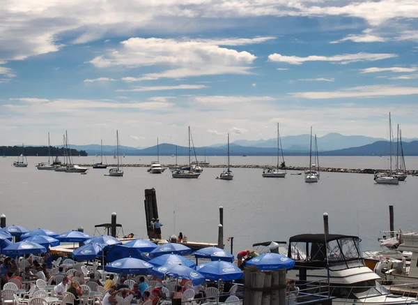 Burlington, Vermont üzerinden Lake Champlain görünümünü — Stok fotoğraf