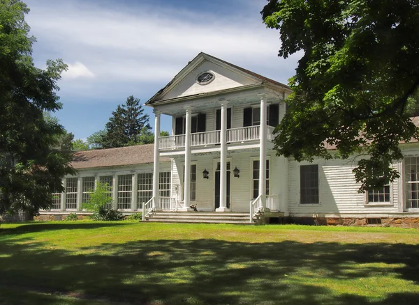 Vacant plantation home — Stock Photo, Image