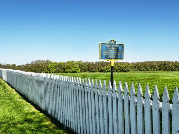 美国纽约州萨克拉夫特港 2021年5月12日 位于纽约萨克斯港萨克斯港的萨克斯港战场国家历史遗迹地面上的纪念牌 位于安大略湖畔 — 图库照片