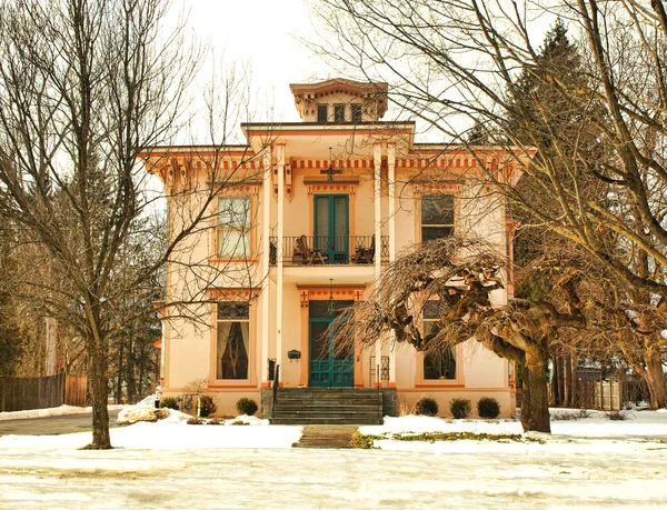 Naranja y melocotón casa — Foto de Stock