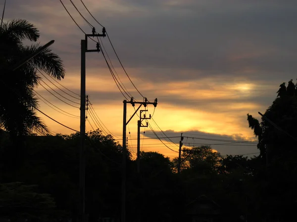 Şehirde günbatımı