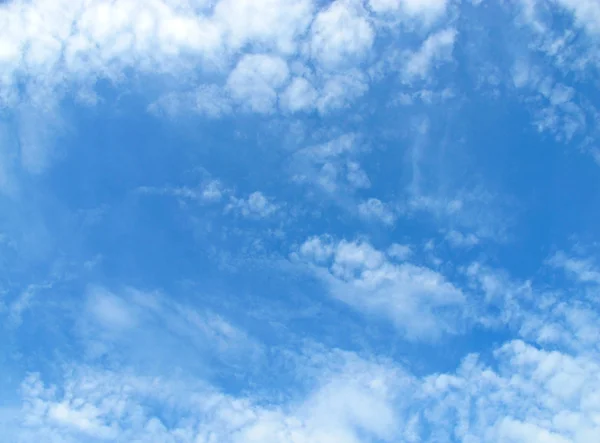 Mavi gökyüzü arkaplanı