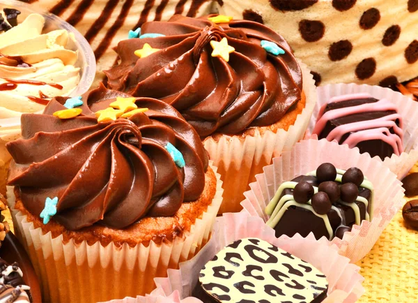 Dolci e muffin al cioccolato — Foto Stock