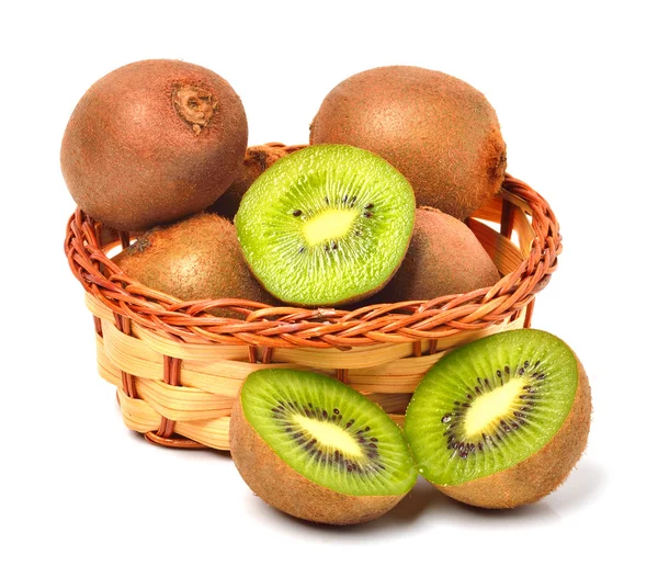 Kiwi fruit op de mand geïsoleerd op wit — Stockfoto