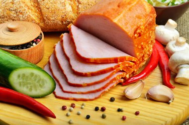 Et ham salatalık, ham champignon mantar, kırmızı biber, ga
