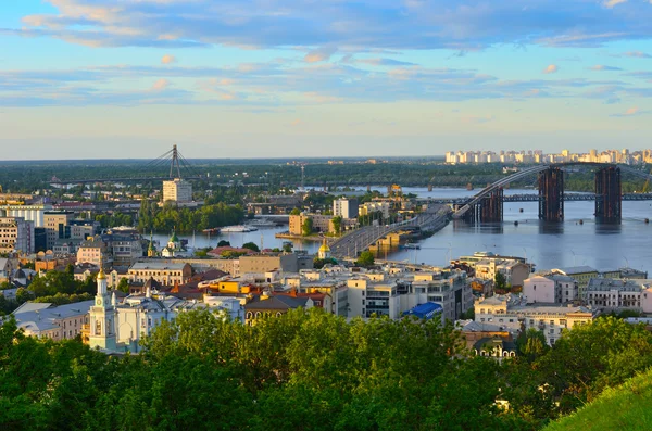 Stadtbild Kiews im Frühling, Ukraine — Stockfoto