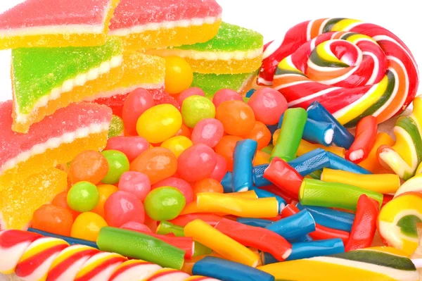 Fruchtbonbons, süßer Dragee, Gummi isoliert auf weißem Papier — Stockfoto