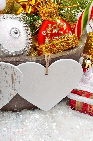 Рождественское украшение, сосновая ветка, открытка для текста, рождественская безделушка — стоковое фото