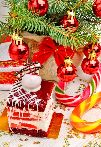 クリスマスの背景にクリスマス ケーキ — ストック写真