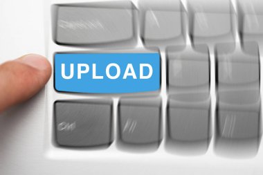 Kelime 'yi mavi bir Bilgisayar Klavyesi tuşuna parmağınla uzat. Görüntü için radyal bulanıklık etkisi uygulandı. çeşitli içerikleri internet konseptine yüklüyorum