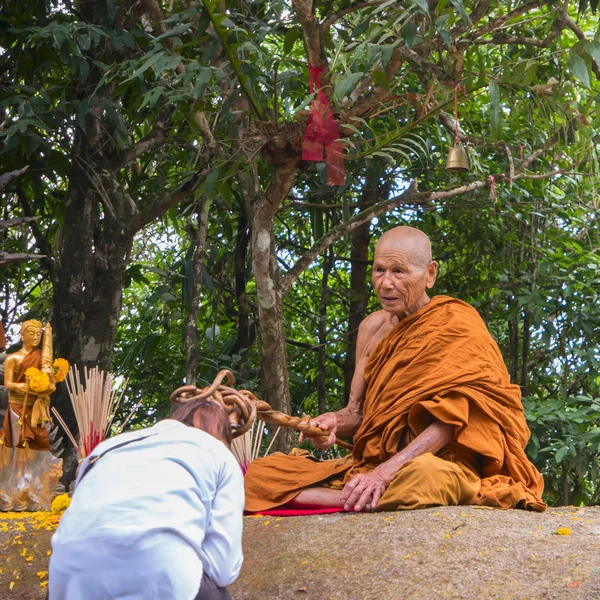 Wat Khao Khitchakut Phawanaram Monk. — Stock Photo, Image
