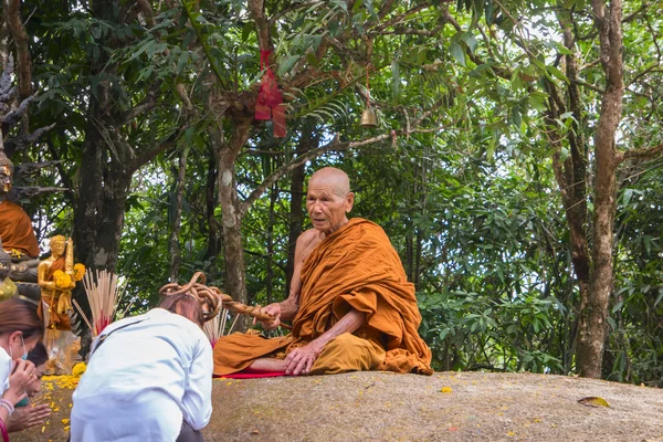 Wat Khao Khitchakut Phawanaram Monk — Stock Photo, Image