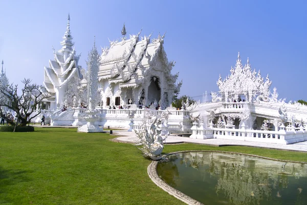 花园里的白寺，泰国清莱 — 图库照片