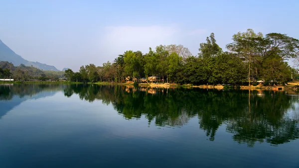 Wat Tham Khao serbatoio — Foto Stock