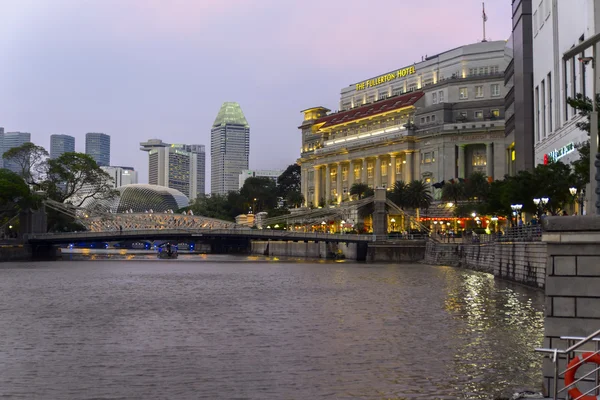 Rivière Singapour et pont Cavenagh . — Photo