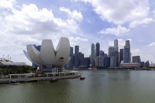 Vista para Singapura ArtScience Museum . — Fotografia de Stock