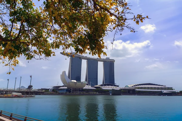 Vista para Marina Bay Sands Resort . — Fotografia de Stock