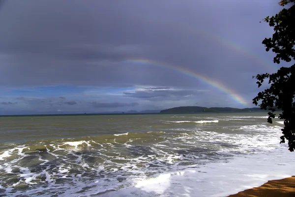 Rainbow i morze. — Zdjęcie stockowe